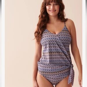 NWOT La Vie en Rose Aqua textured knotted tankini swim top XXL